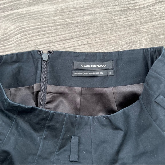 CLUB MONACO Black Pencil Skirt with Belt Loops - Picture 2 of 2